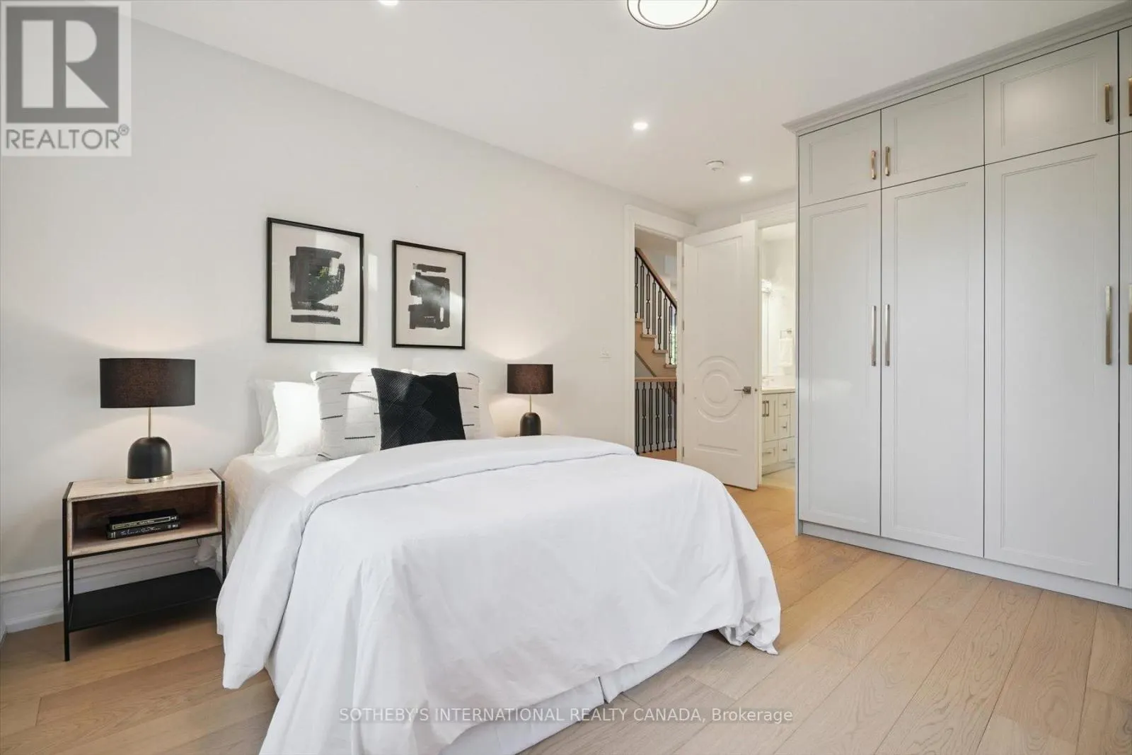 452 ROTHESAY PLACE