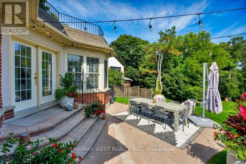 207 ELLIS AVENUE