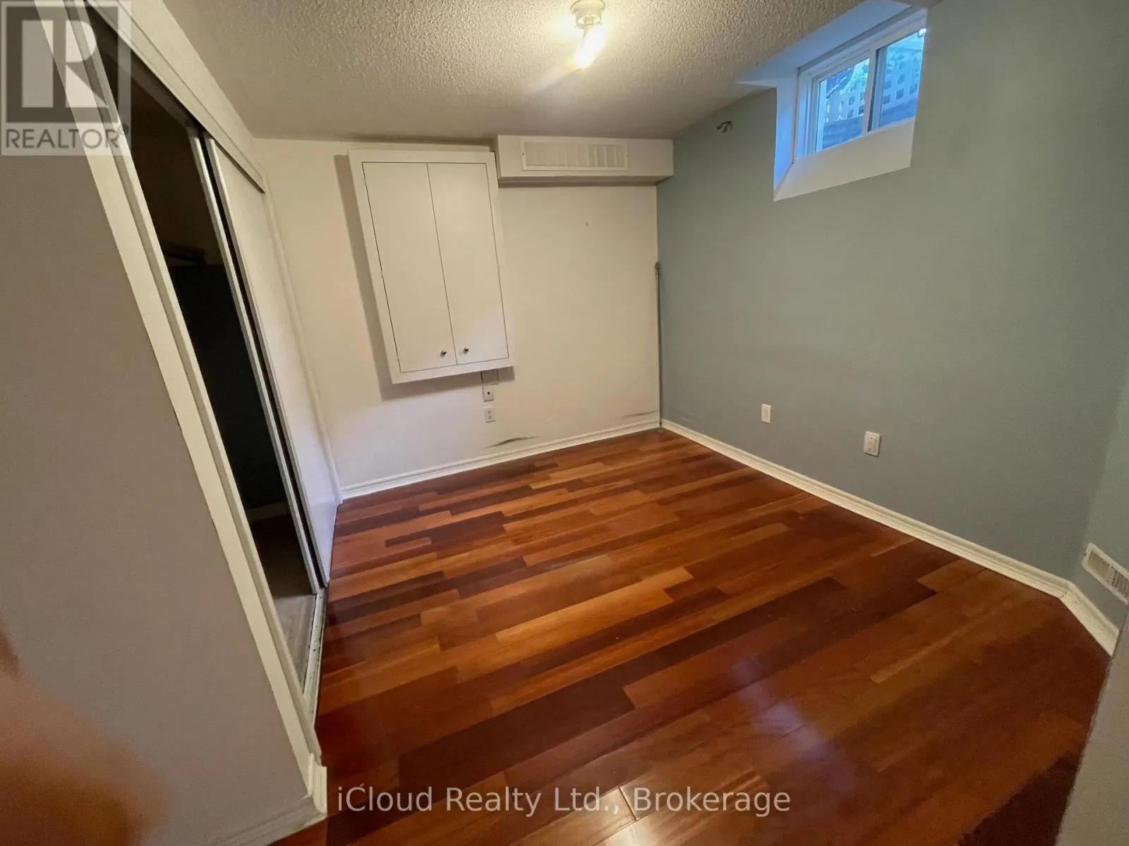 22 FALLGATE DRIVE