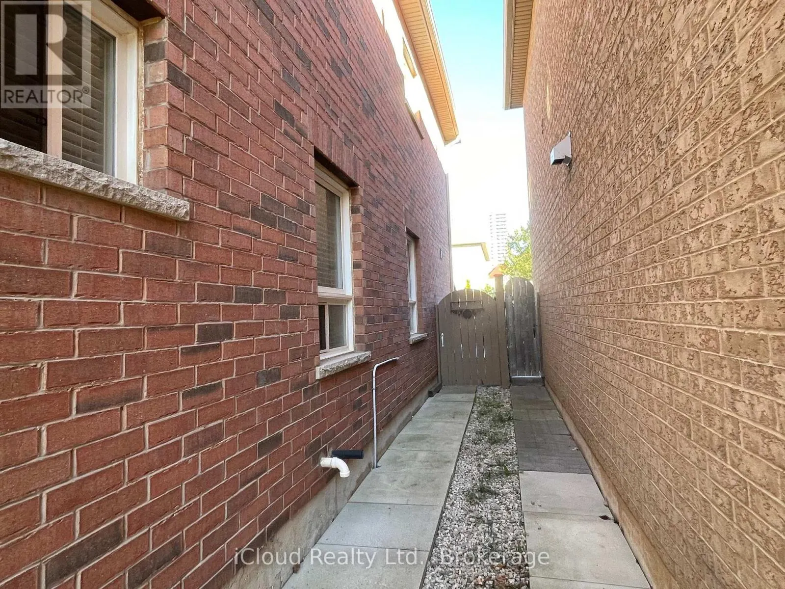 22 FALLGATE DRIVE