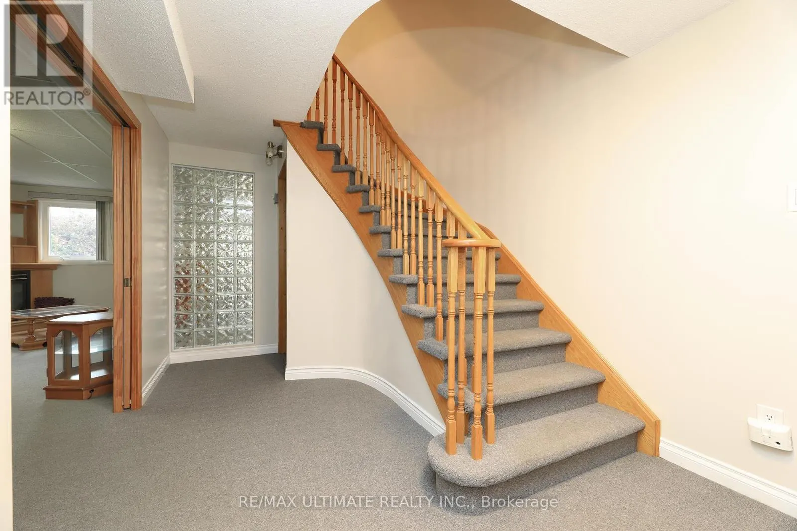 1169 EWING CRESCENT