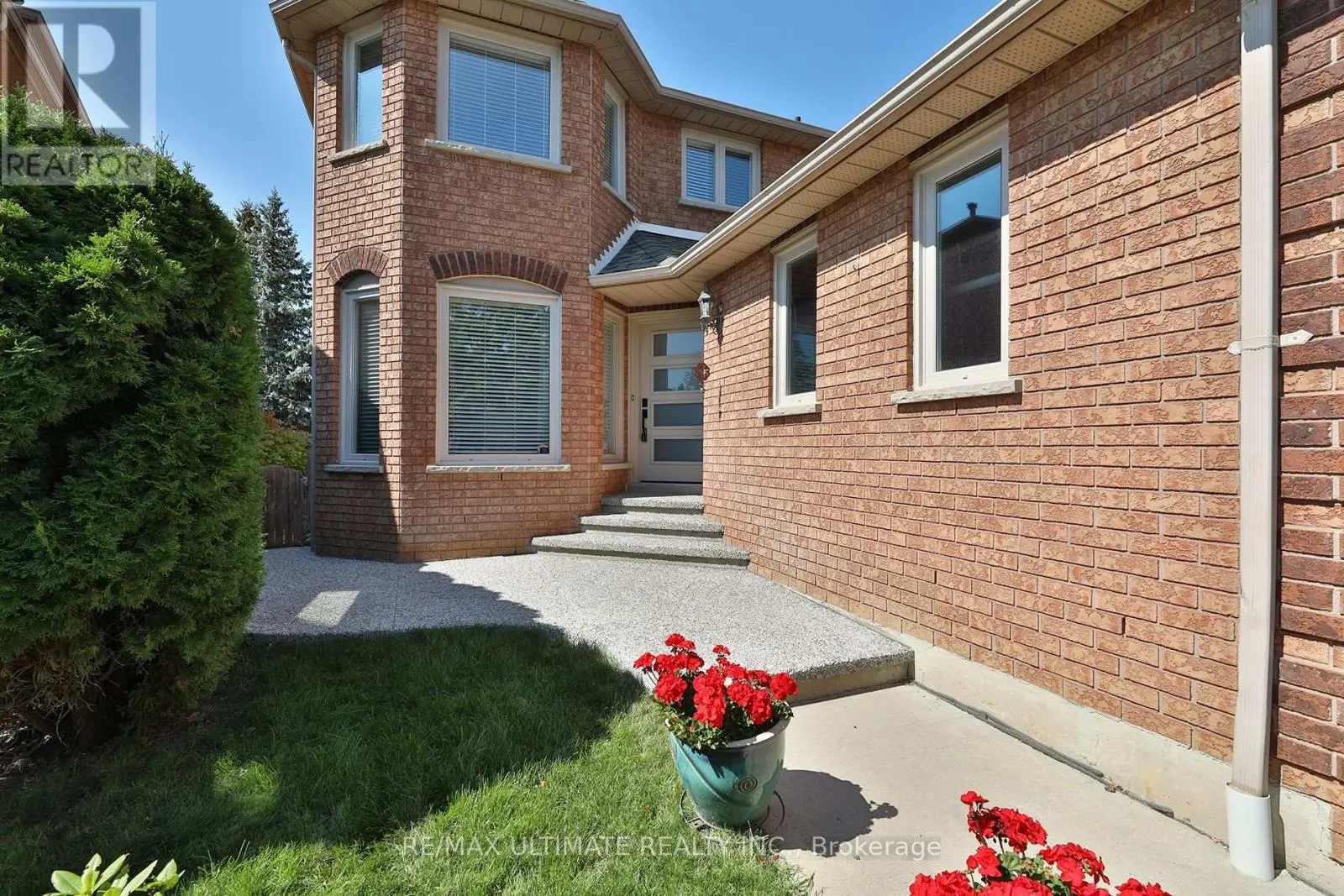 1169 EWING CRESCENT