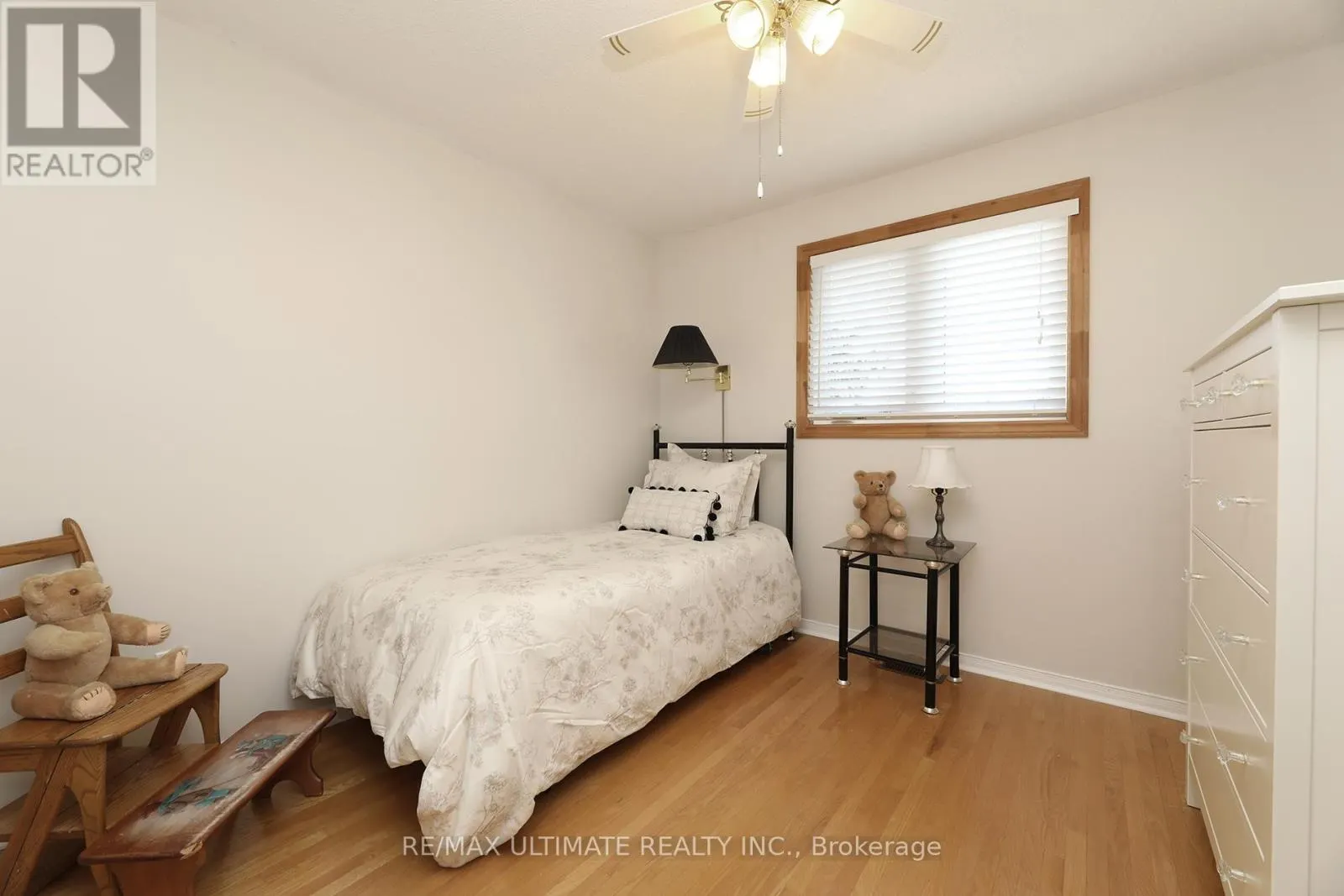 1169 EWING CRESCENT
