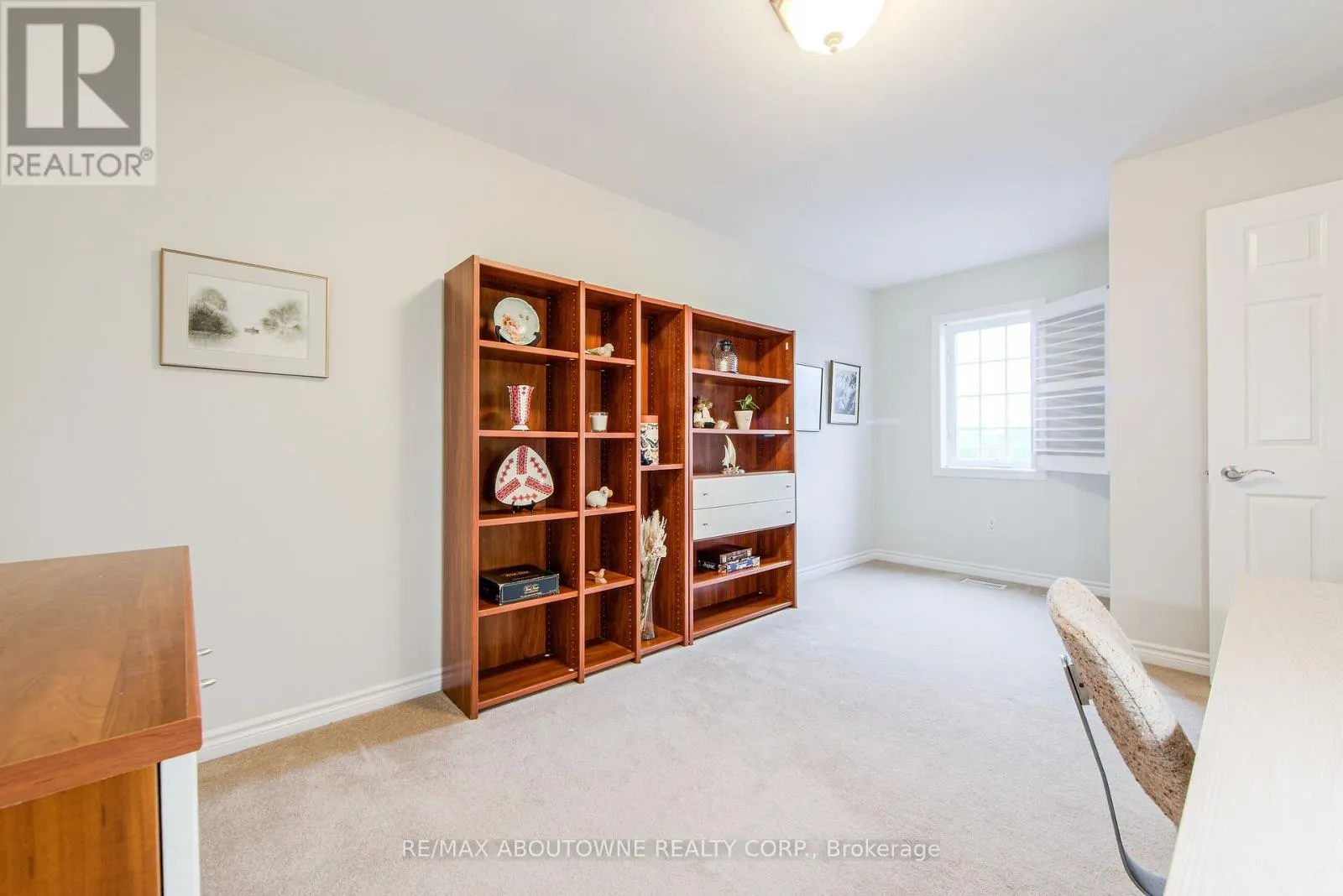21 - 300 RAVINEVIEW WAY