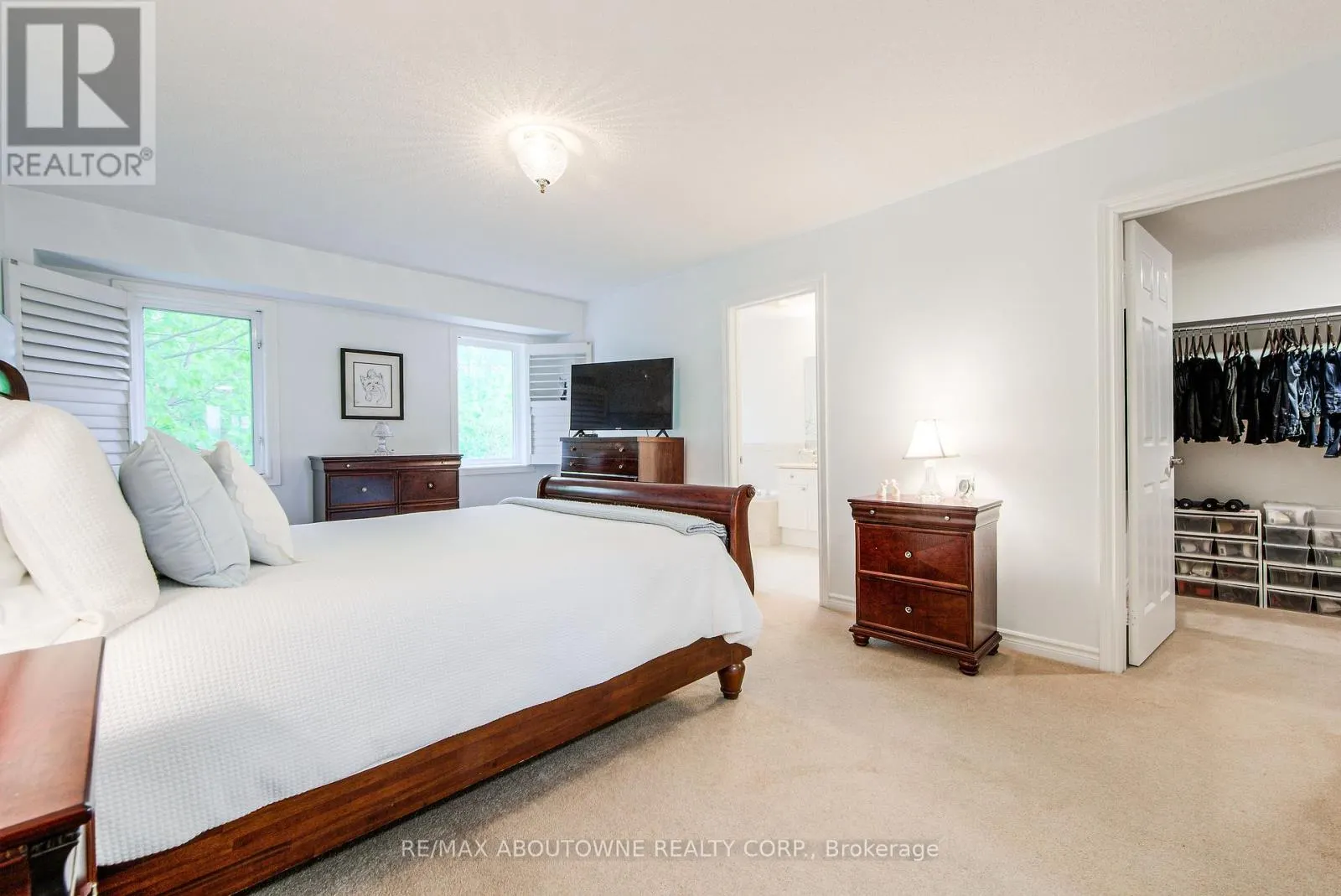 21 - 300 RAVINEVIEW WAY