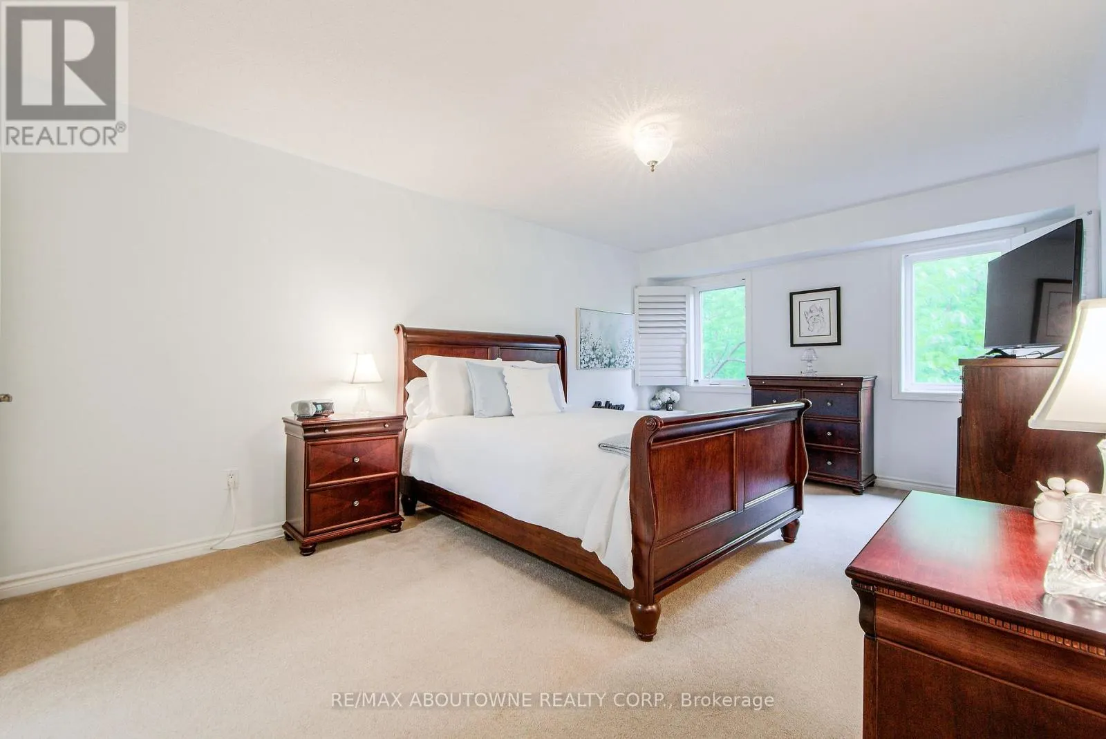21 - 300 RAVINEVIEW WAY