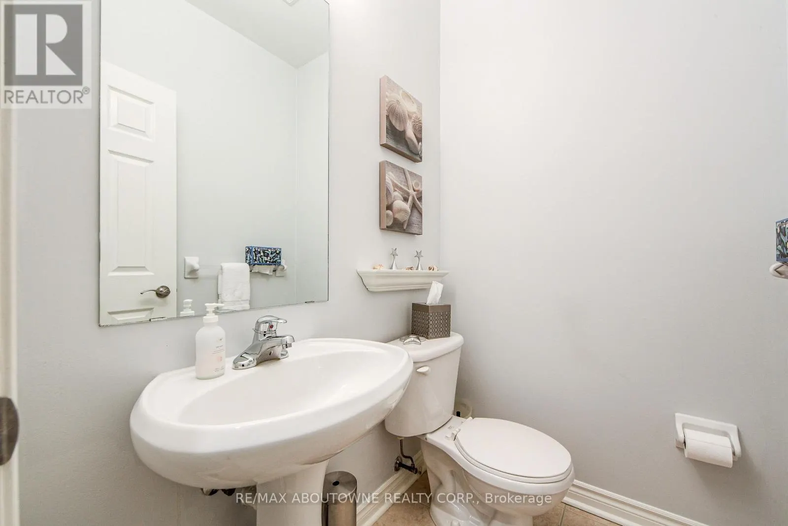 21 - 300 RAVINEVIEW WAY