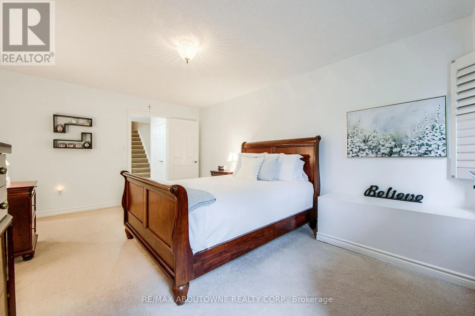 21 - 300 RAVINEVIEW WAY