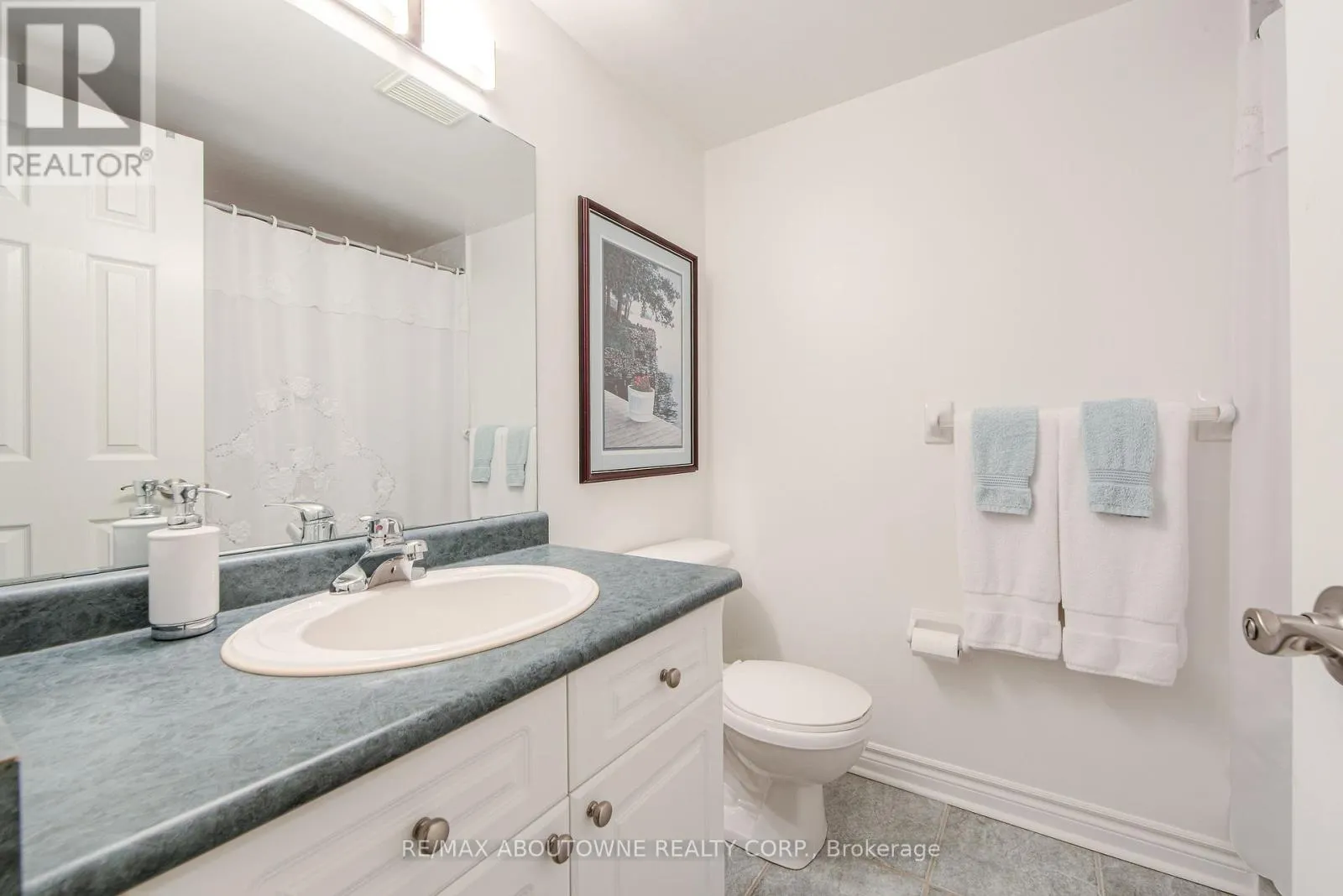 21 - 300 RAVINEVIEW WAY