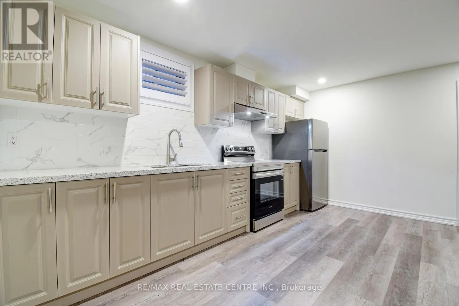 1369 FARMSTEAD DRIVE