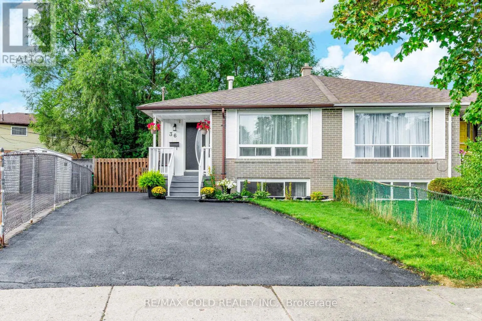 36 GARFIELD CRESCENT