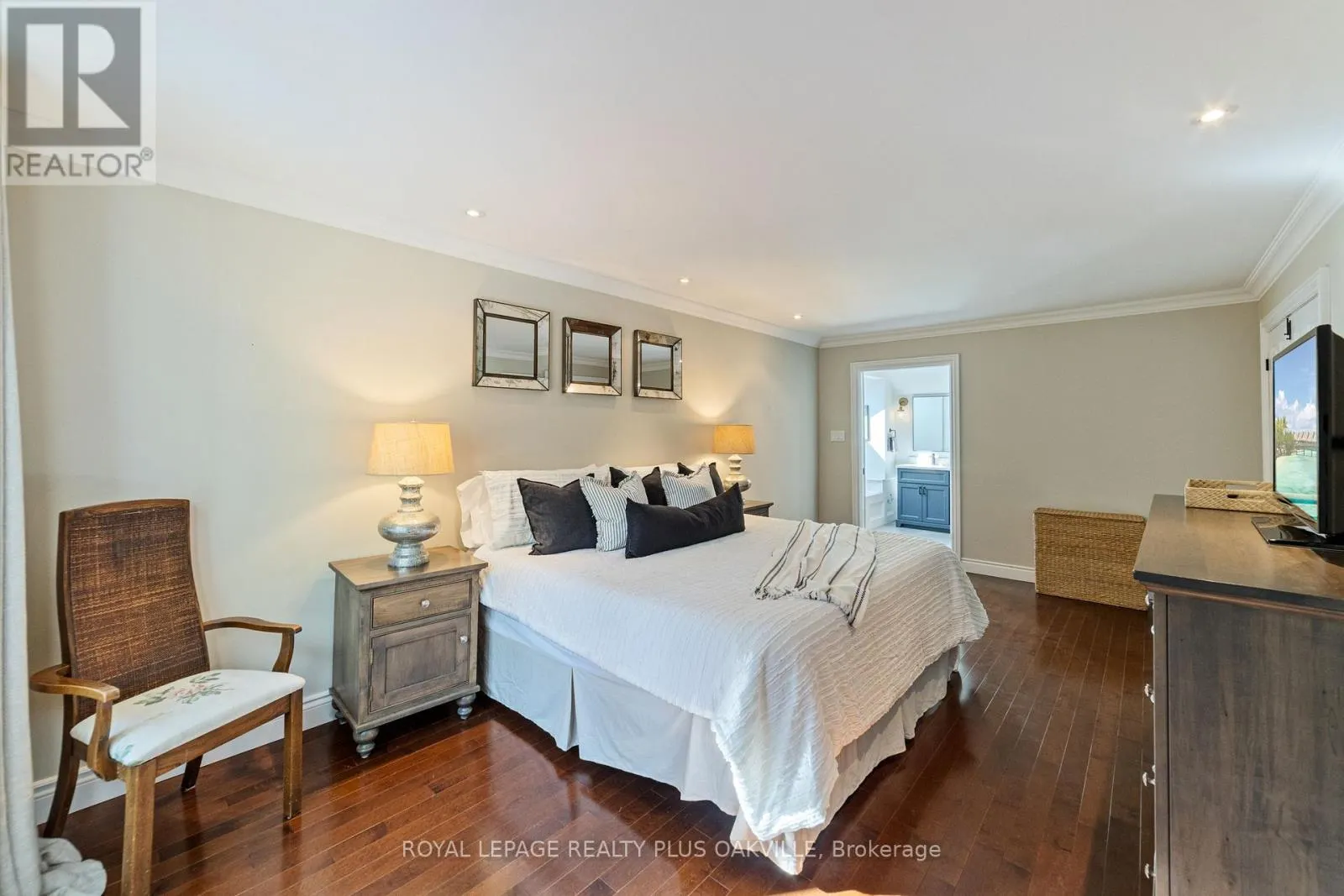 1368 MONKS PASSAGE