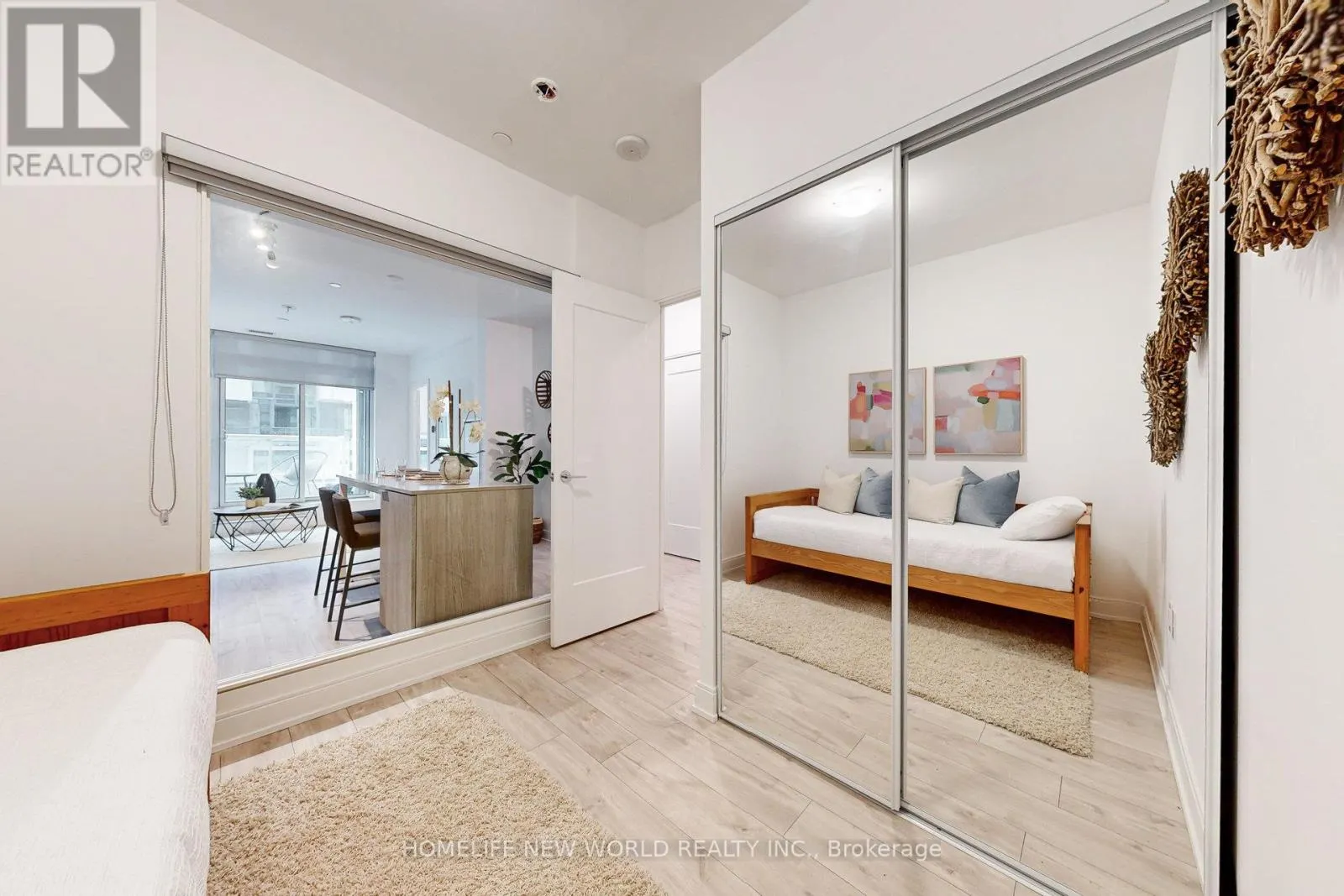 204 - 65 ANNIE CRAIG DRIVE