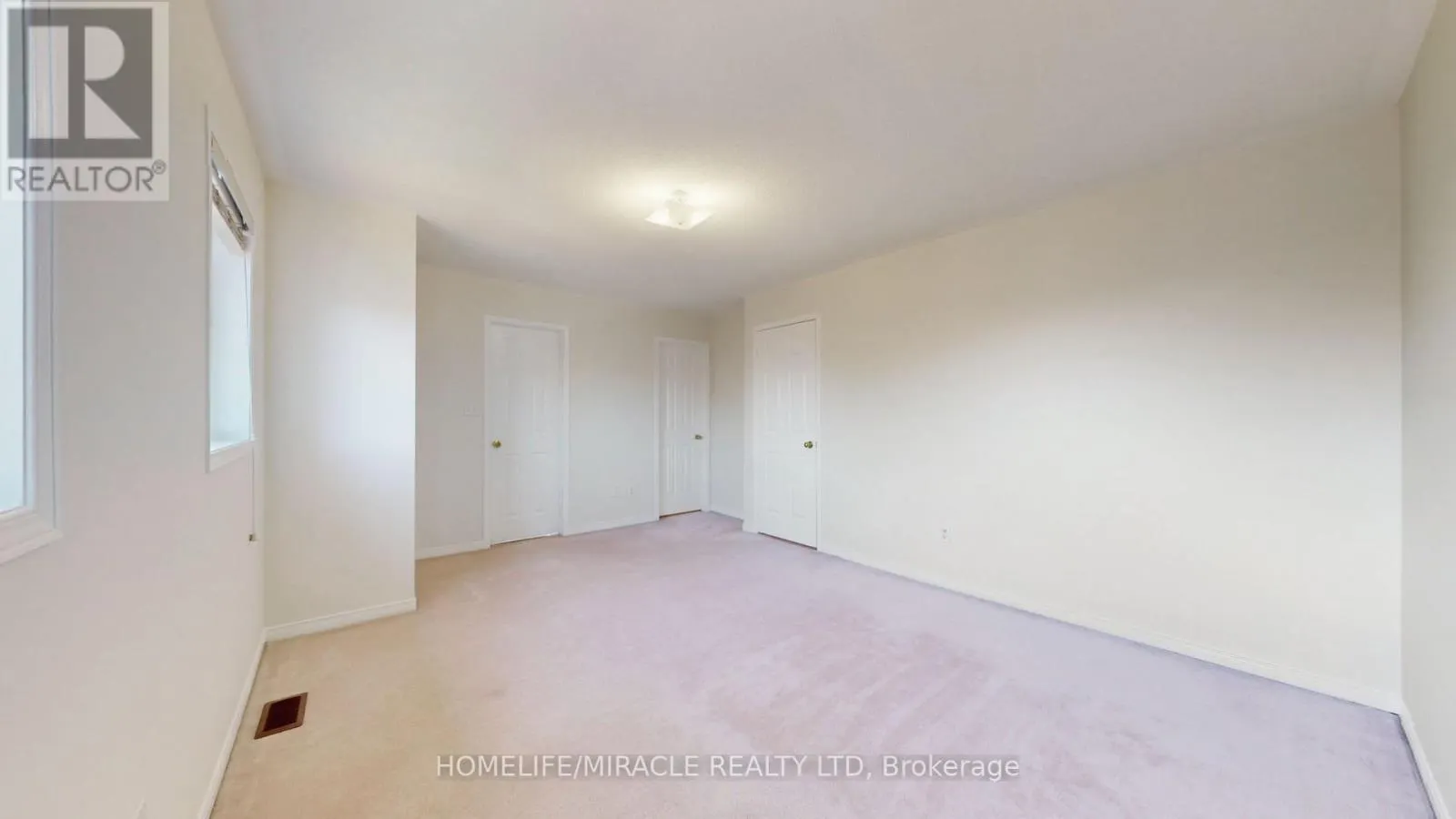 59 COMMODORE DRIVE