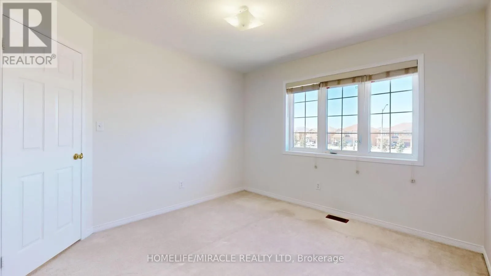 59 COMMODORE DRIVE