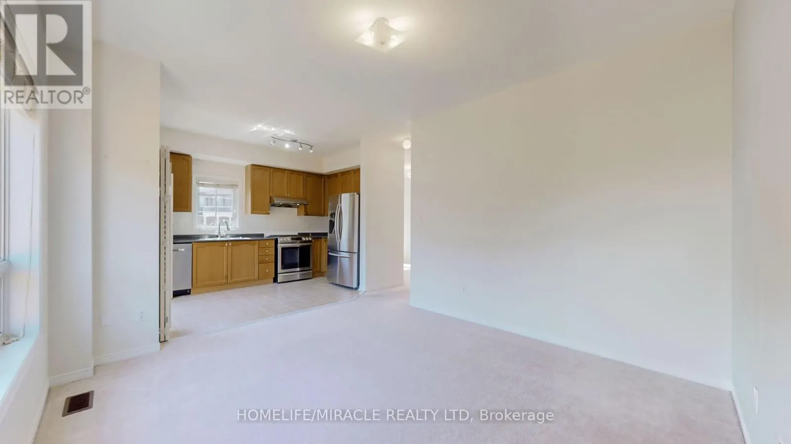 59 COMMODORE DRIVE