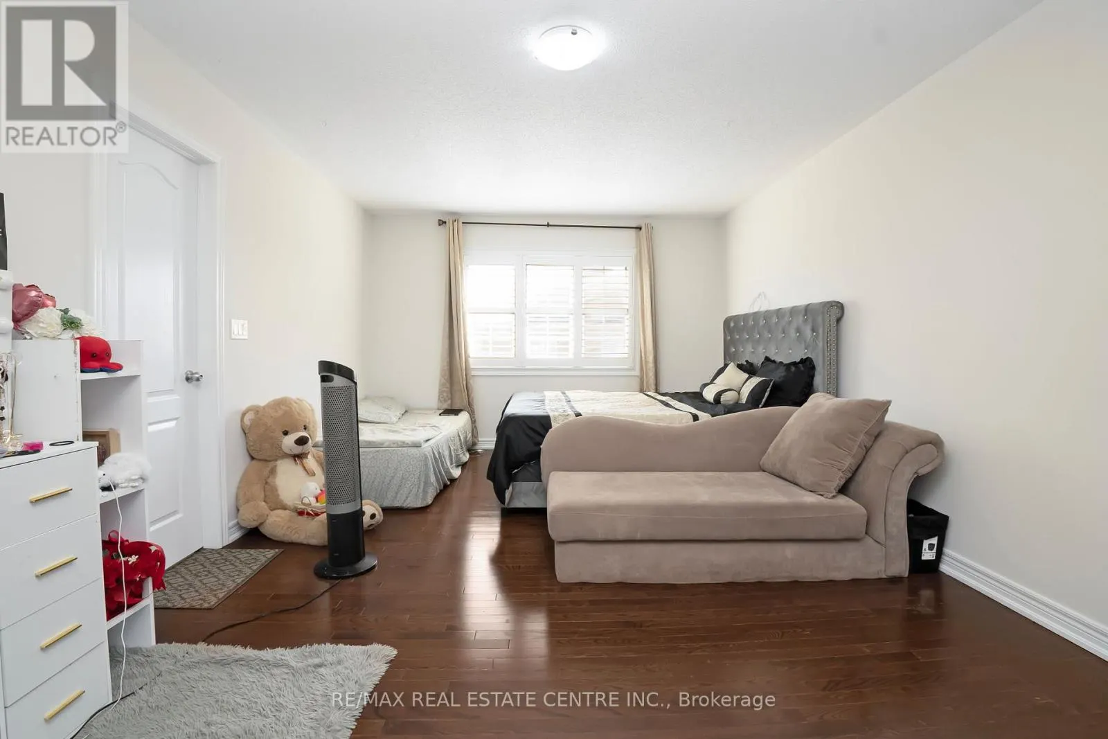 51 EBURY DRIVE