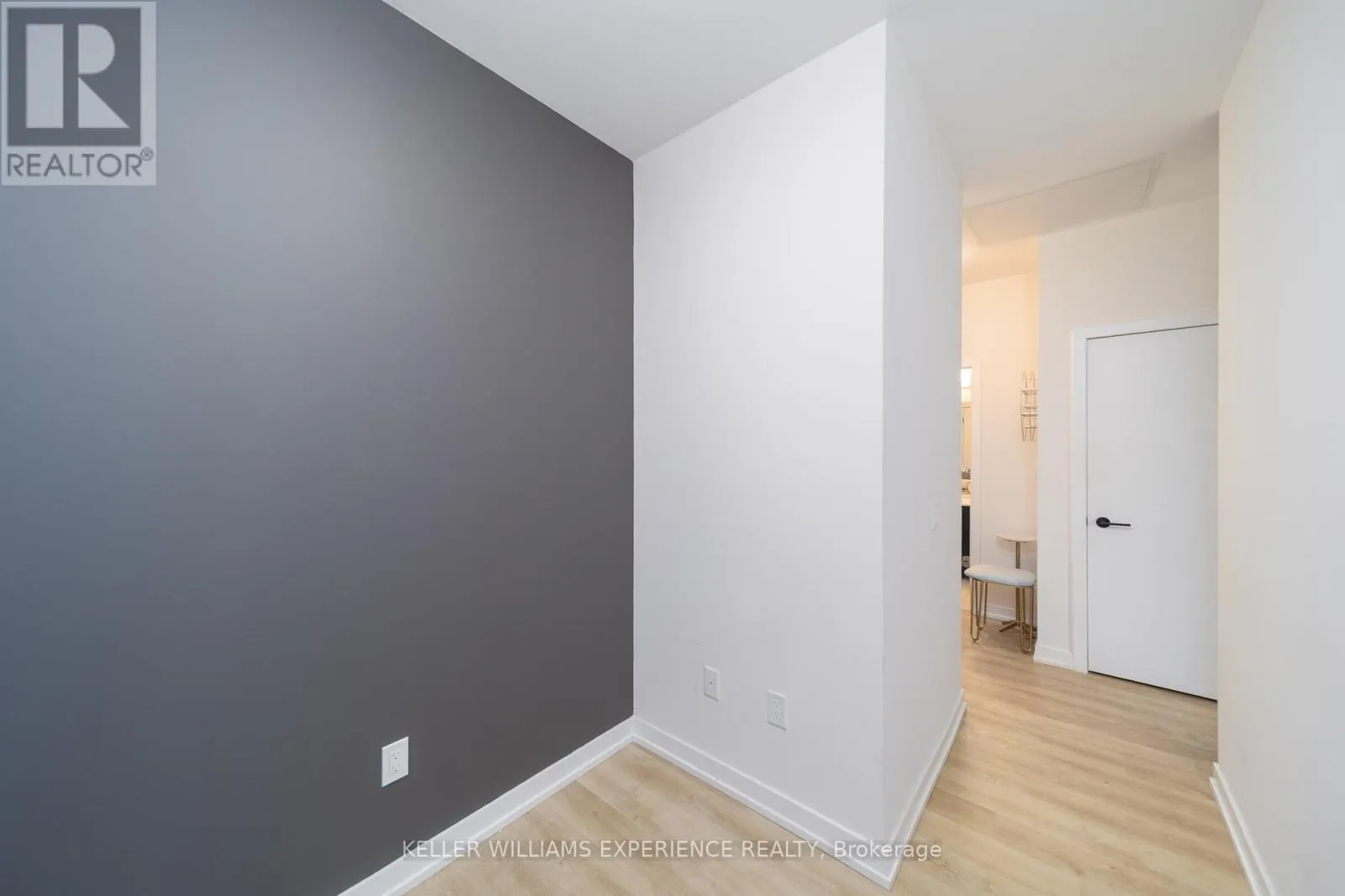 118 - 2300 ST CLAIR AVENUE W