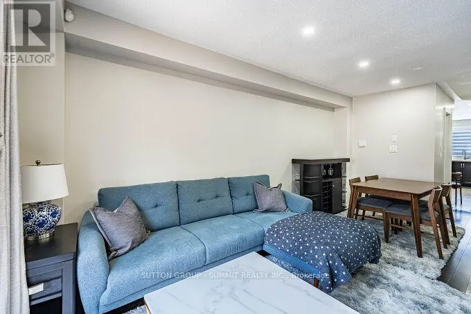 65 SPADINA ROAD