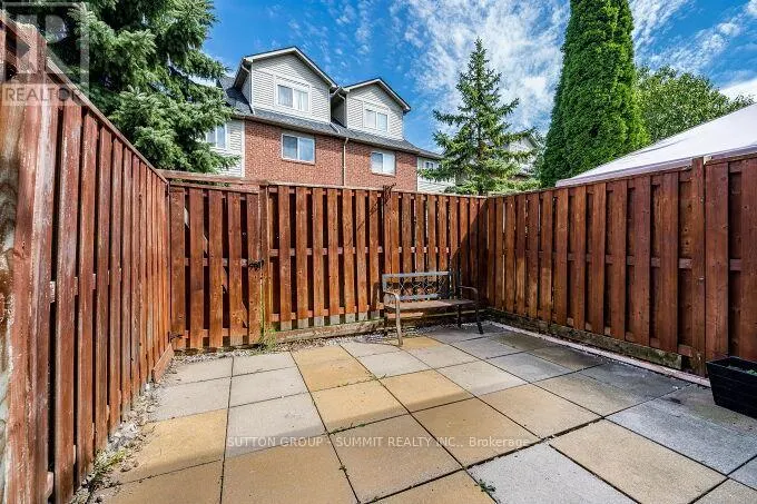 65 SPADINA ROAD