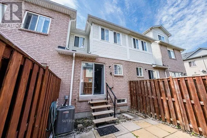 65 SPADINA ROAD
