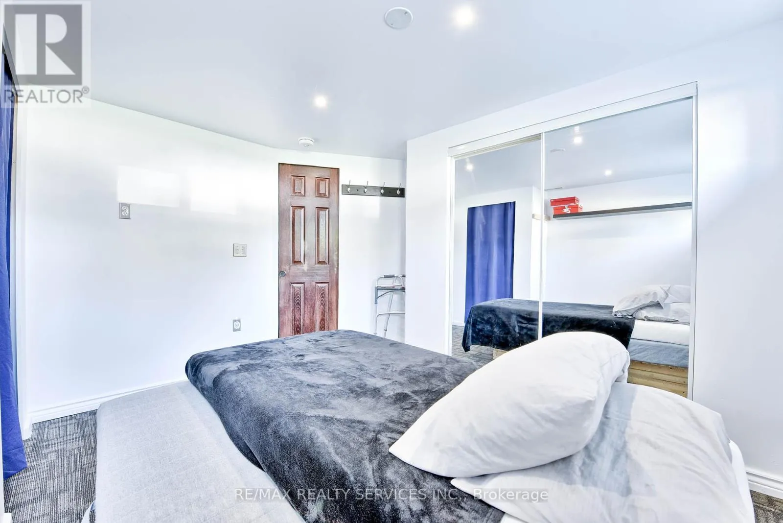 23 WINDERMERE COURT