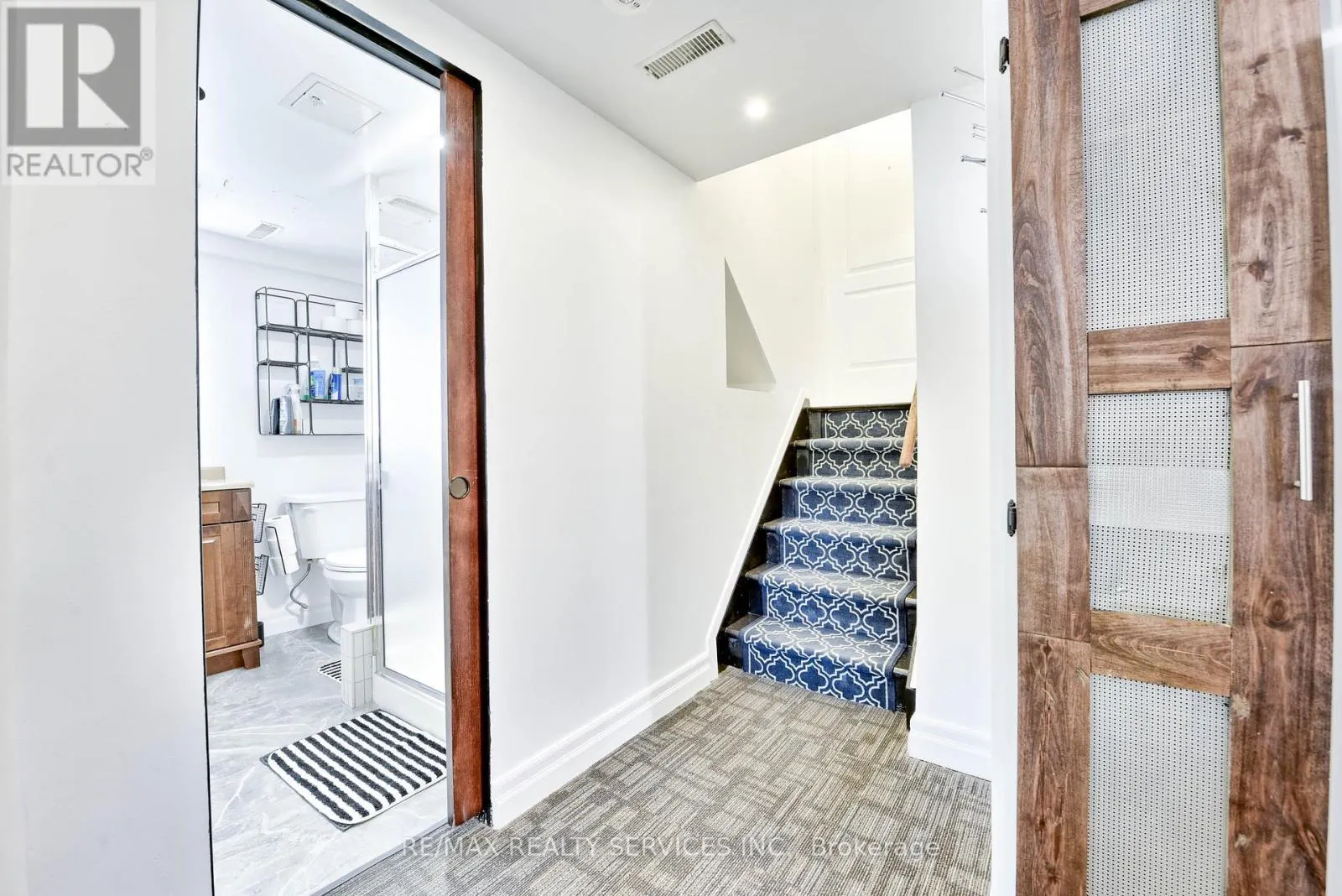 23 WINDERMERE COURT