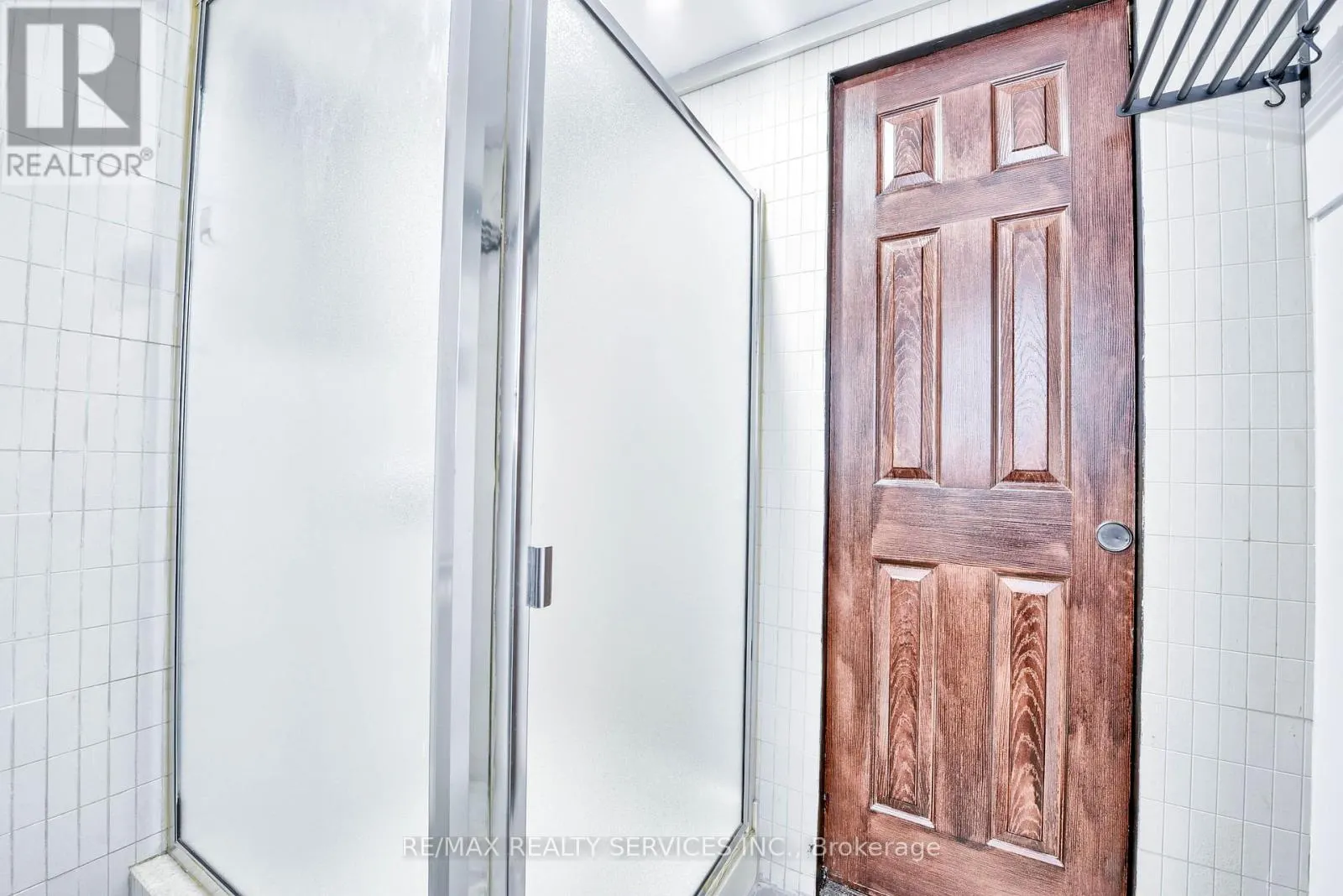 23 WINDERMERE COURT