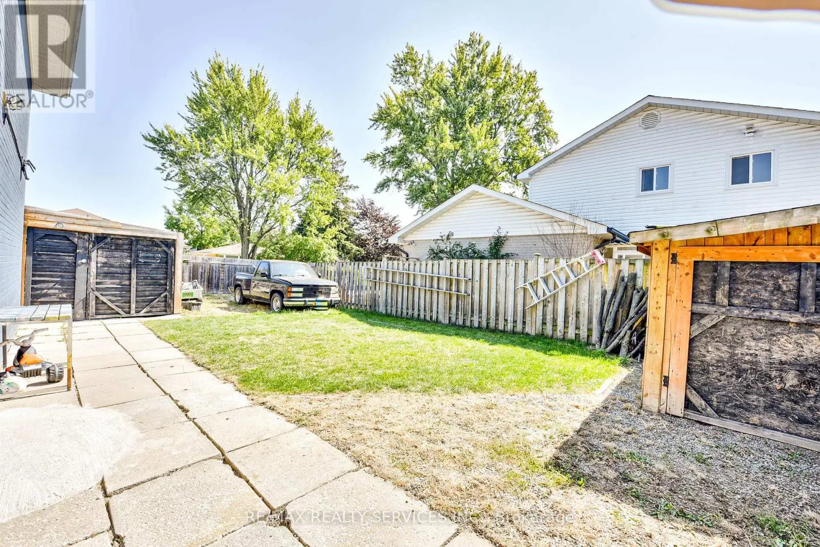 23 WINDERMERE COURT