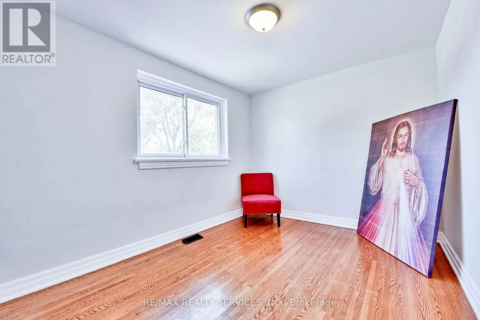23 WINDERMERE COURT