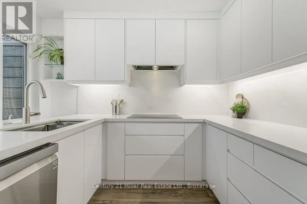 17 - 1120 QUEENS AVENUE, #17