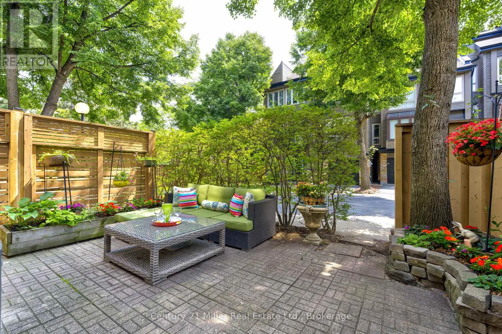 17 - 1120 QUEENS AVENUE, #17