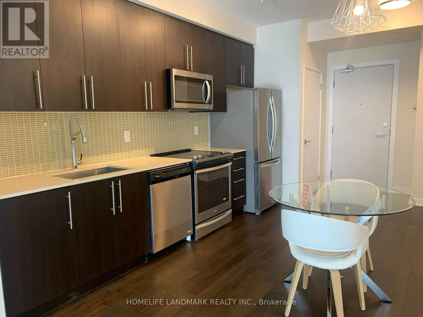4101 - 510 CURRAN PLACE