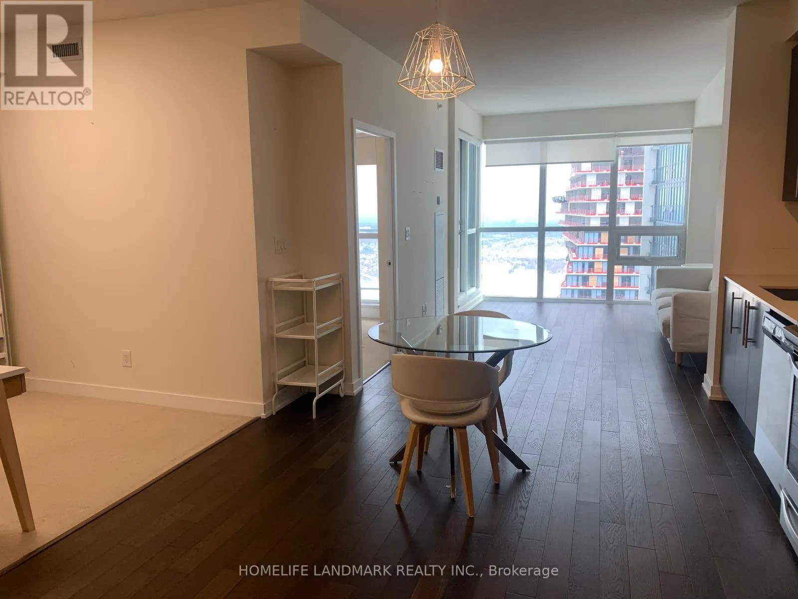 4101 - 510 CURRAN PLACE