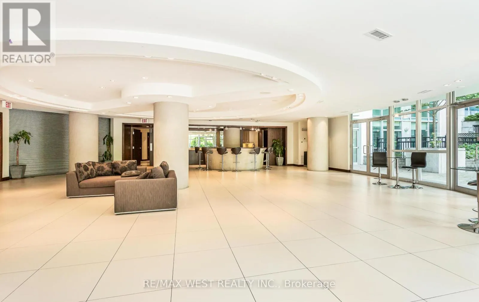 2001 - 220 BURNHAMTHORPE ROAD W
