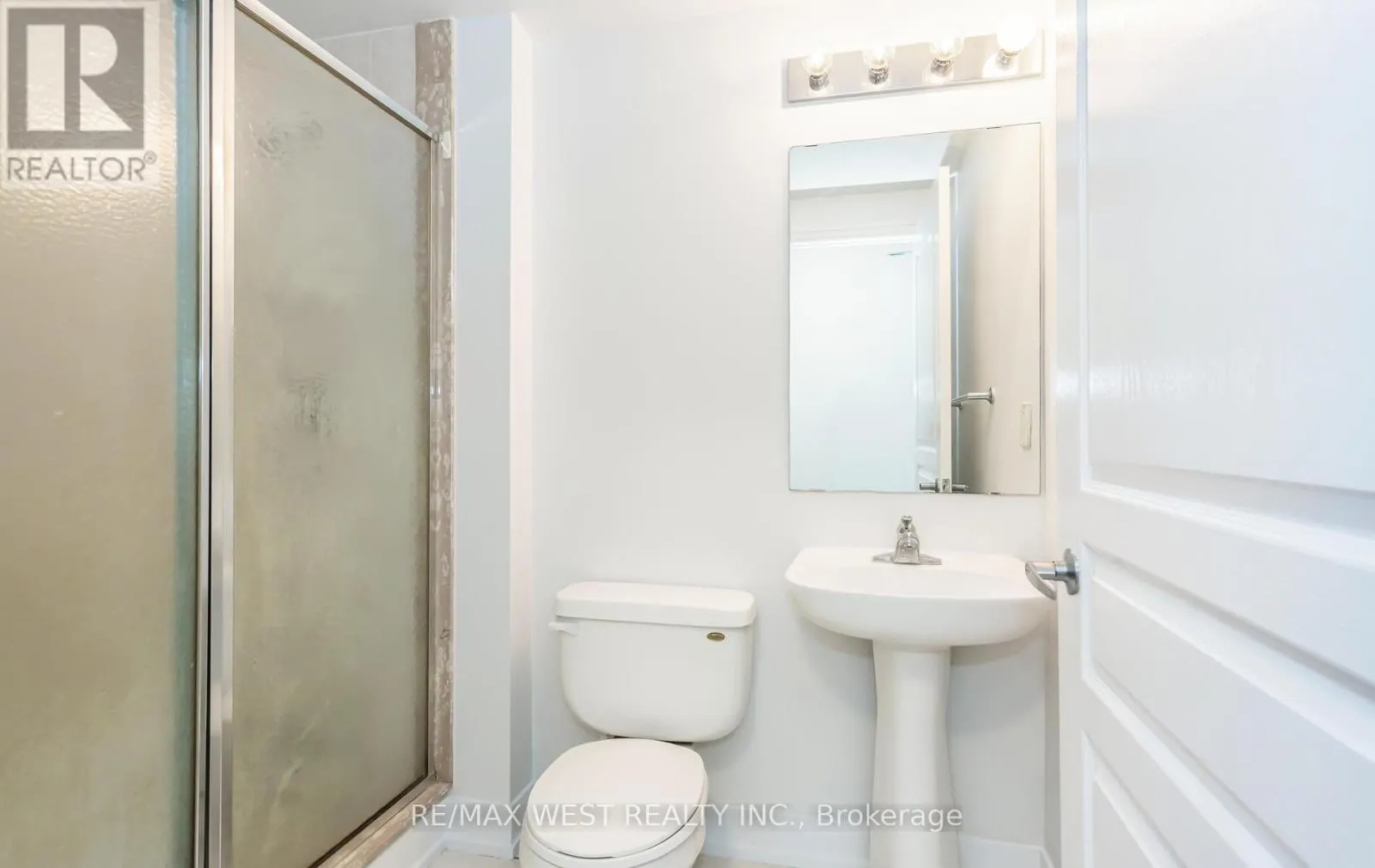 2001 - 220 BURNHAMTHORPE ROAD W