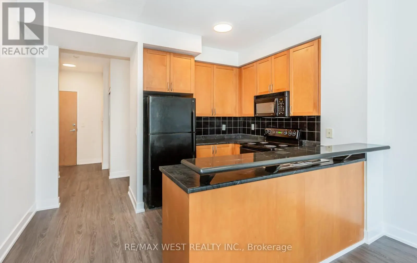 2001 - 220 BURNHAMTHORPE ROAD W