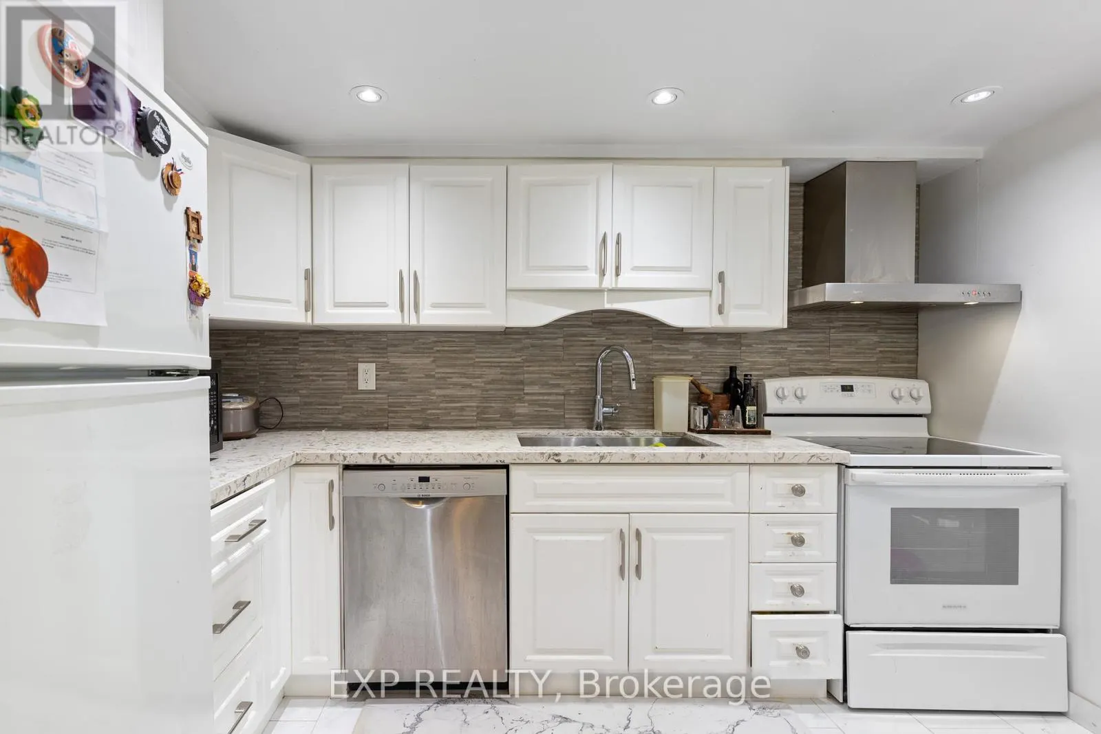 707 - 25 FAIRVIEW ROAD W