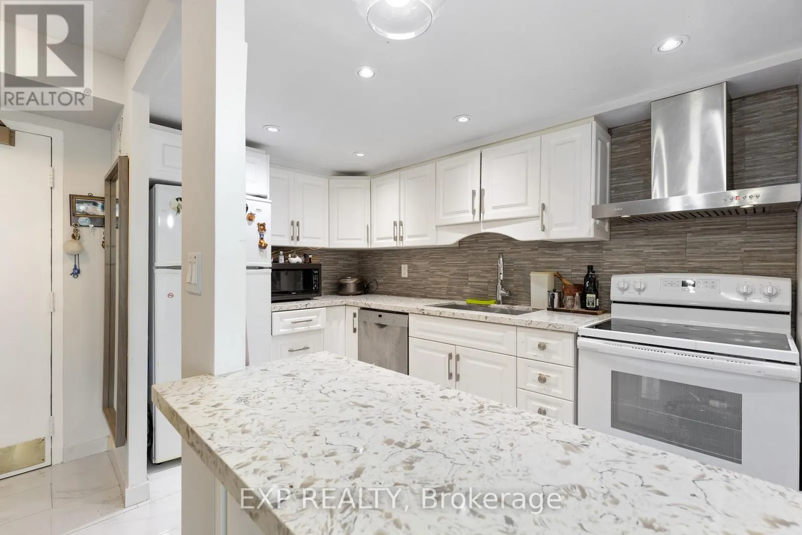707 - 25 FAIRVIEW ROAD W