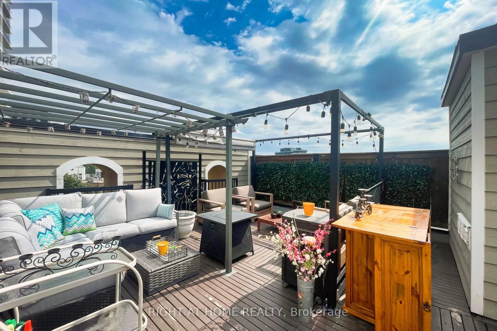 10 - 120 BRONTE ROAD