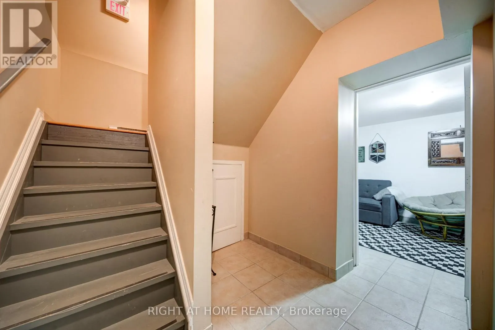 10 - 120 BRONTE ROAD