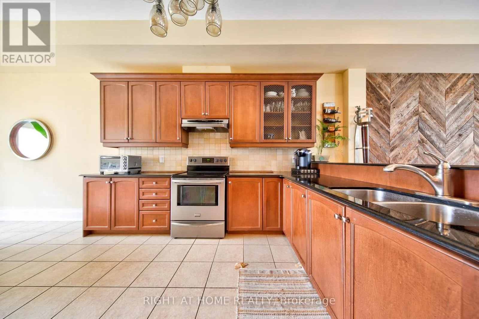 10 - 120 BRONTE ROAD