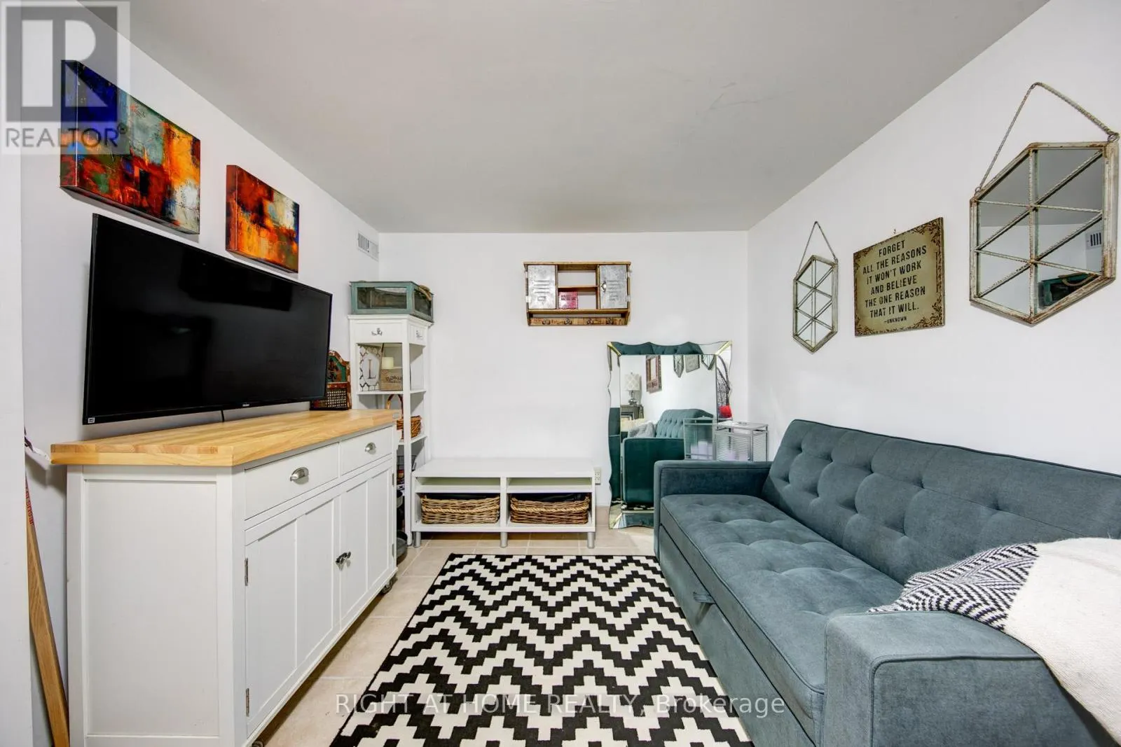 10 - 120 BRONTE ROAD