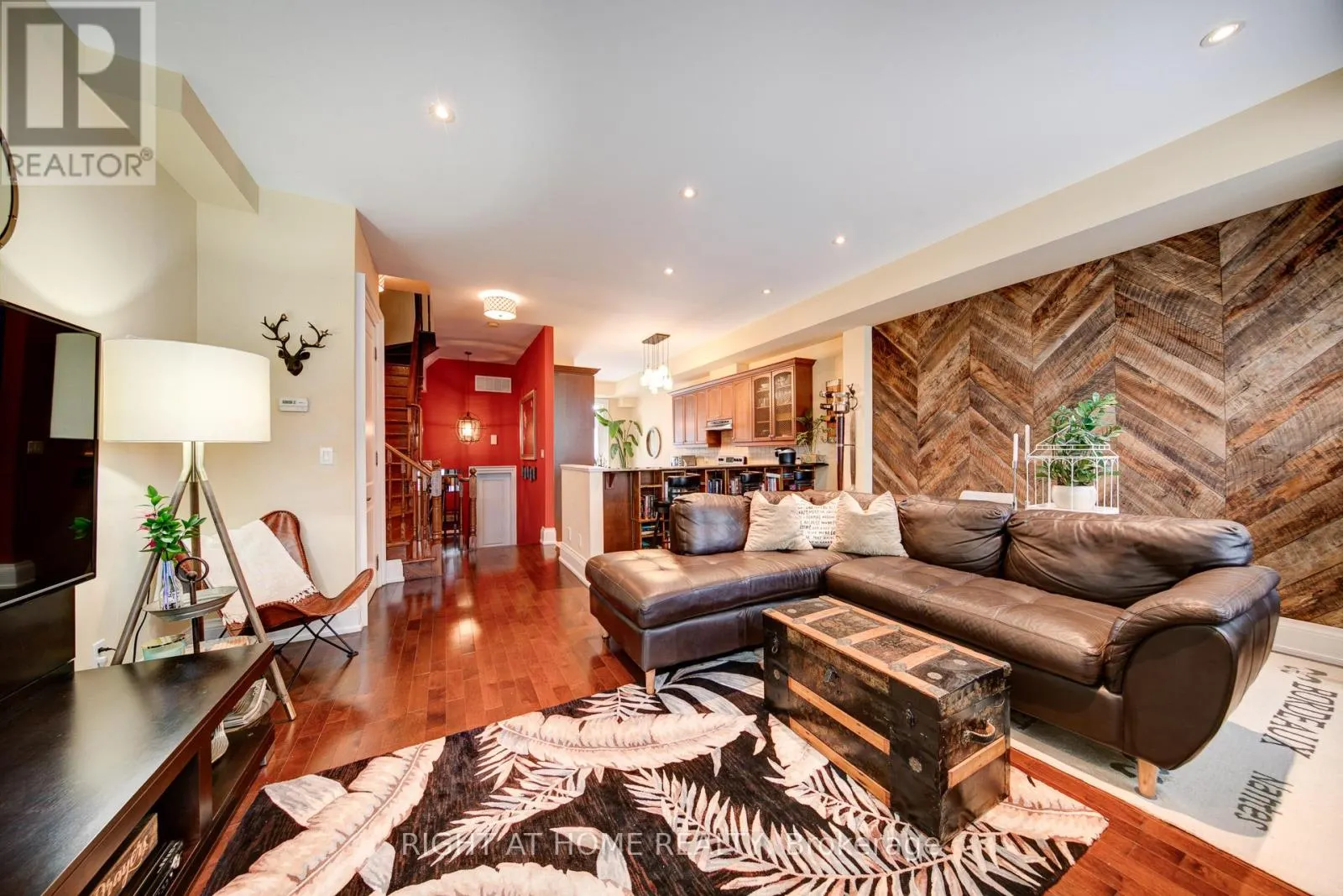 10 - 120 BRONTE ROAD