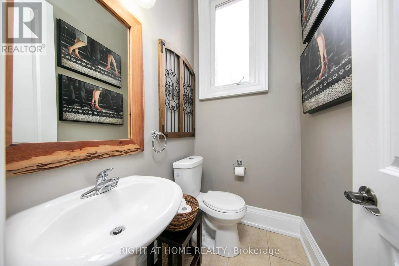 10 - 120 BRONTE ROAD