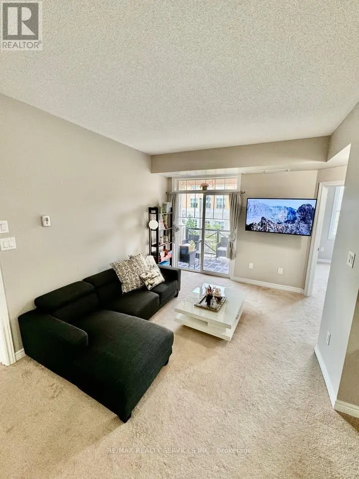 2339 SAWGRASS DRIVE