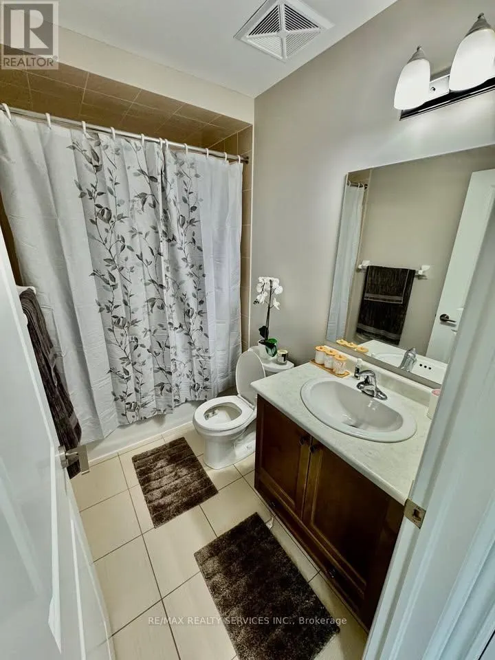 2339 SAWGRASS DRIVE