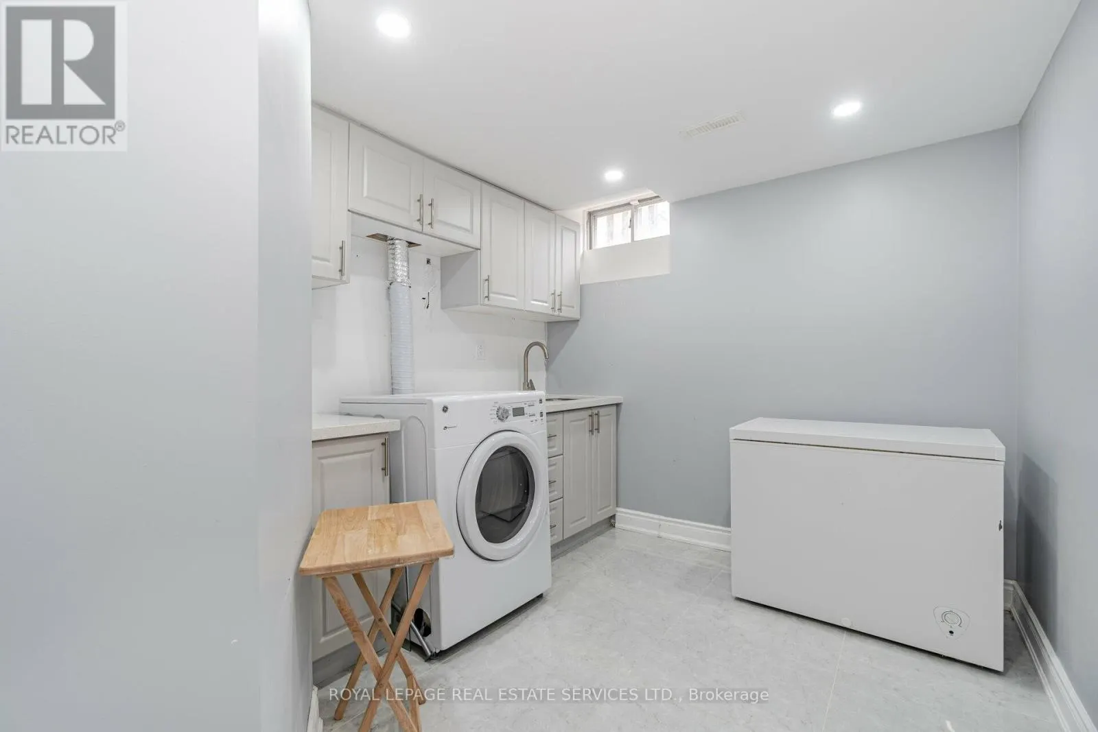 10 MULLIS CRESCENT