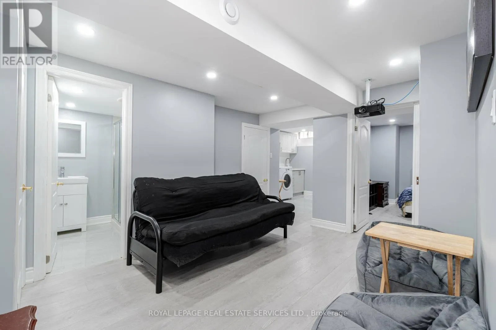 10 MULLIS CRESCENT