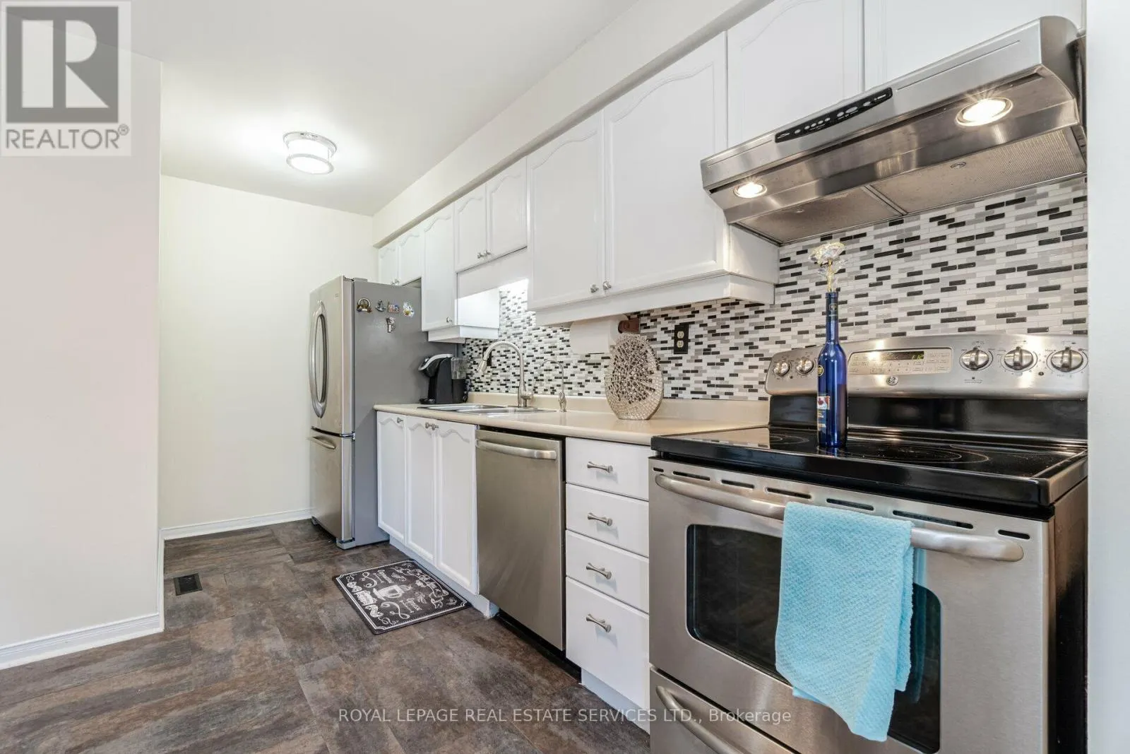 10 MULLIS CRESCENT